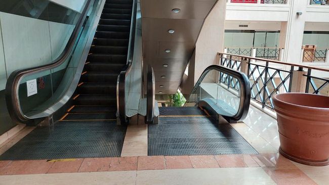 suasana-sepinya-ratu-plaza-senayan-jakarta-pusat-5_169